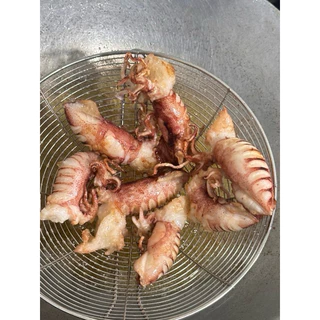 หมึกไข่แดดเดียว ไข่ทุกตัวทอดพร้อมทาน 300 กรัม(น้ำหนักก่อนทอด)มี4-12ตัวต่อแพคคละไซส์