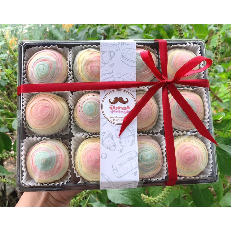 ขนมเปี๊ยะกุหลาบ ขนมเปี๊ยะสายรุ้ง🎀มัดโบว์ 🎀ไส้ถั่วไข่เค็มและไส้ถั่วล้วน ขนาด25กรัม