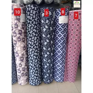 ผ้าฝ้ายญี่ปุ่นพิมพ์ลาย หน้ากว้าง 44-45 นิ้ว ราคาหลาละ 50-55 บาท
