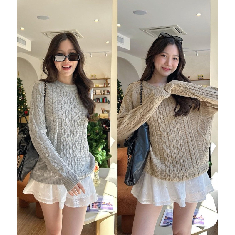 Items พิเศษสุดๆ (550฿) ยกให้เป็นไอเทมส่งท้ายปี น่ารักมากๆควรมีเก็บไว้เลยค่ะ เสื้อไหมพรมแขนยาว ทอลายเปีย tshop