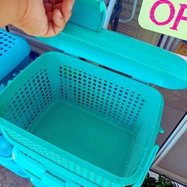 ตะกร้าพลาสติกอเนกประสงค์ มีหูหิ้วและฝาปิดล๊อค ขนาด 30*42*29.5 cmใหญ่ใช้ใส่เสื้อผ้า ของใช้เด็กอ่อน และสัตว์เลี้ยงขนาดเล็ก - รูปที่ 4