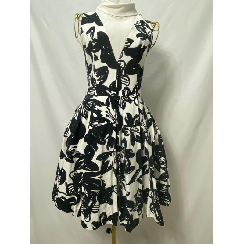 เดรสมือสอง Jaspal ส่งต่อ