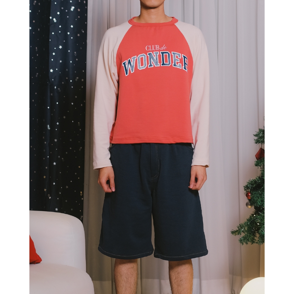 CLUB 54 ‘Club de Wonder’ Crop-Logsleeved T in Scarlet Red