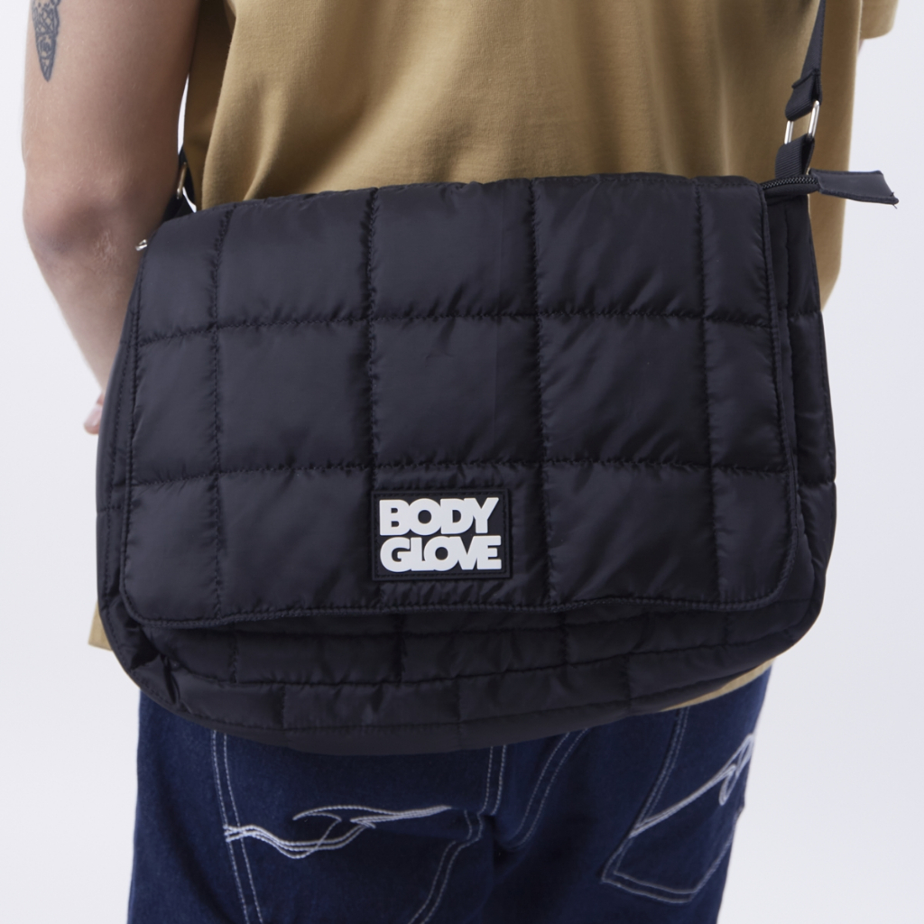 BODY GLOVE Accessories Cross Body Winter 2023 กระเป๋าคาดอก สีดำ