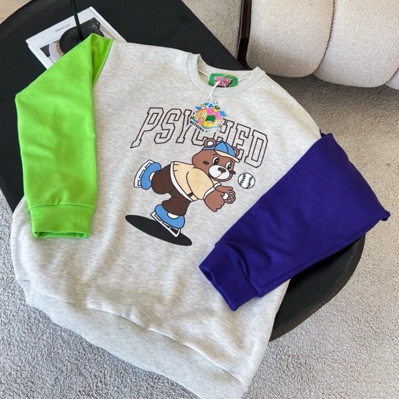 เสื้อสเวตเตอร์ป้าย Nothing house ใหม่มาก🏠