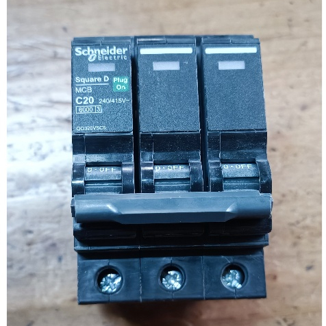 เซอร์กิตเบรกเกอร์ 3P 20A QO320VSC6 SCHNEIDERมือสองสภาพดี