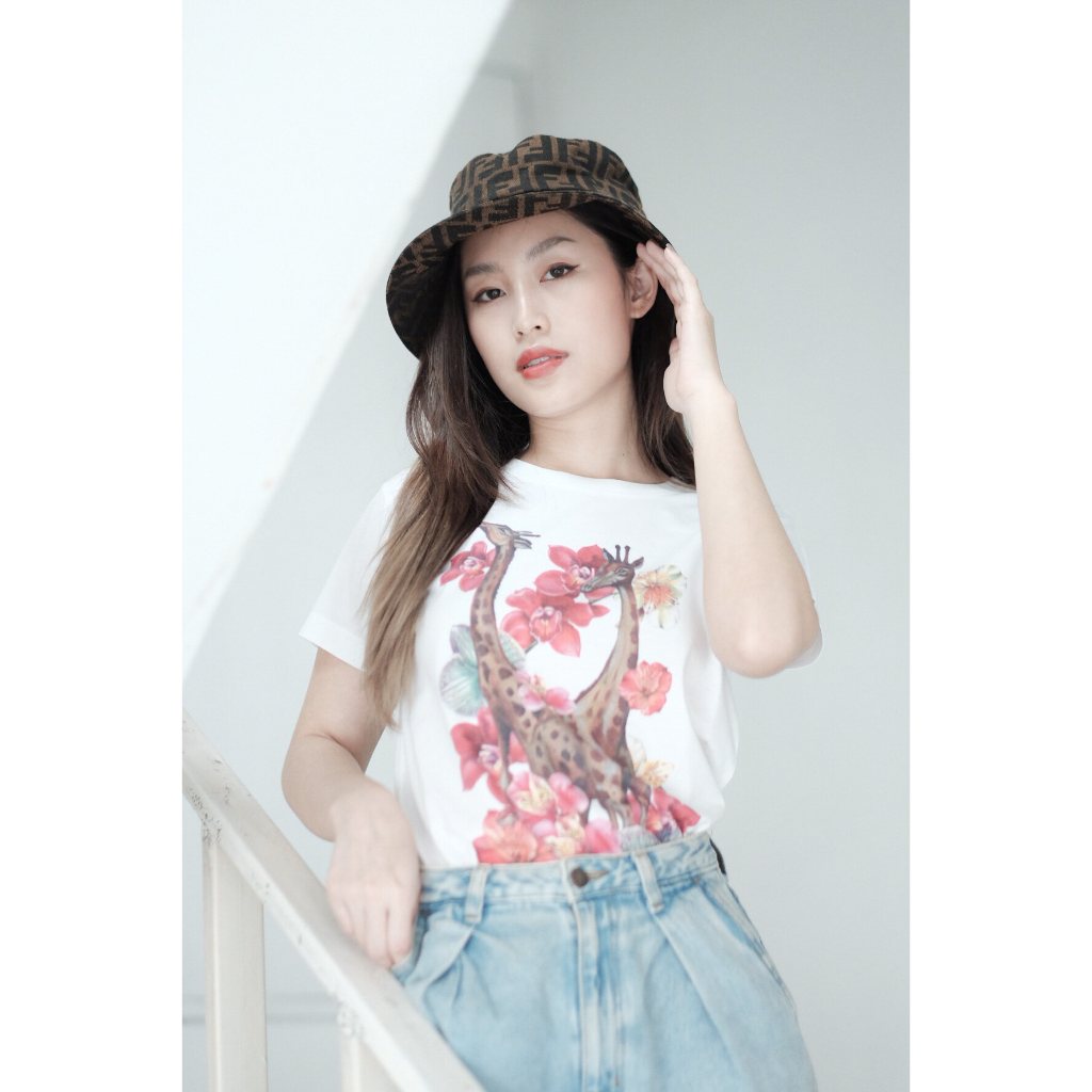 iCONiC KORDO T-SHIRT #5658 เสื้อยืด พิมพ์ลาย  ดอกไม้ ยีราฟ - รูปที่ 3