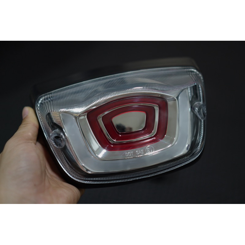 ไฟท้ายแต่งเวสป้า lx s 125 ใส่ได้กับรุ่นเอส แอลเอส 125 ตรงรุ่นใส่ได้เลยครับ