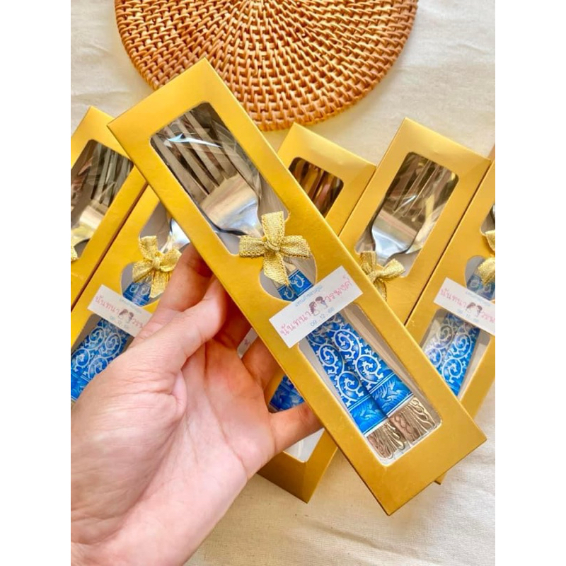 ช้อนส้อมของชำร่วย ส่ง 16.8 บาท ของชำร่วย