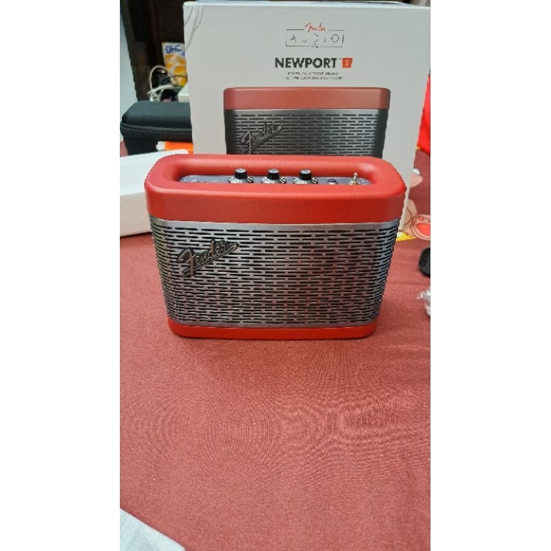 Fender Newport 2 ลำโพงบลูทูธ พกพา สีดำ/ชมพู่ทอง/สีเทาไทเทเนียม