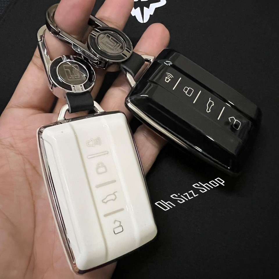 เคสรีโมทรถ TANK 300 TANK 500 GWM ดำเงาเส้นสีเงิน และสีขาวเส้นสีเงิน ดูเรียบหรู (Silver-Line TPU Key Case)