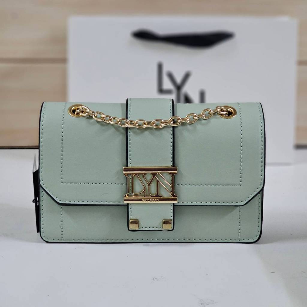 พร้อมส่ง กระเป๋าสะพายข้างเเละคล้องไหล่ LY   N  crossbody bag รุ่นเเม่อั้ม ทรงเหลี่ยม 6 สี มีหนังรองบ่า ดีเทลเรียบหรู