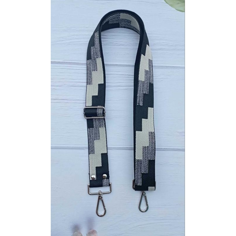 สายกระเป๋า ผ้าทอสีดำลายกราฟฟิก กว้าง 1.5นิ้ว​ (3.8ซม.) หนา2มิล crossbody ได้ ไม่เจ็บไหล่