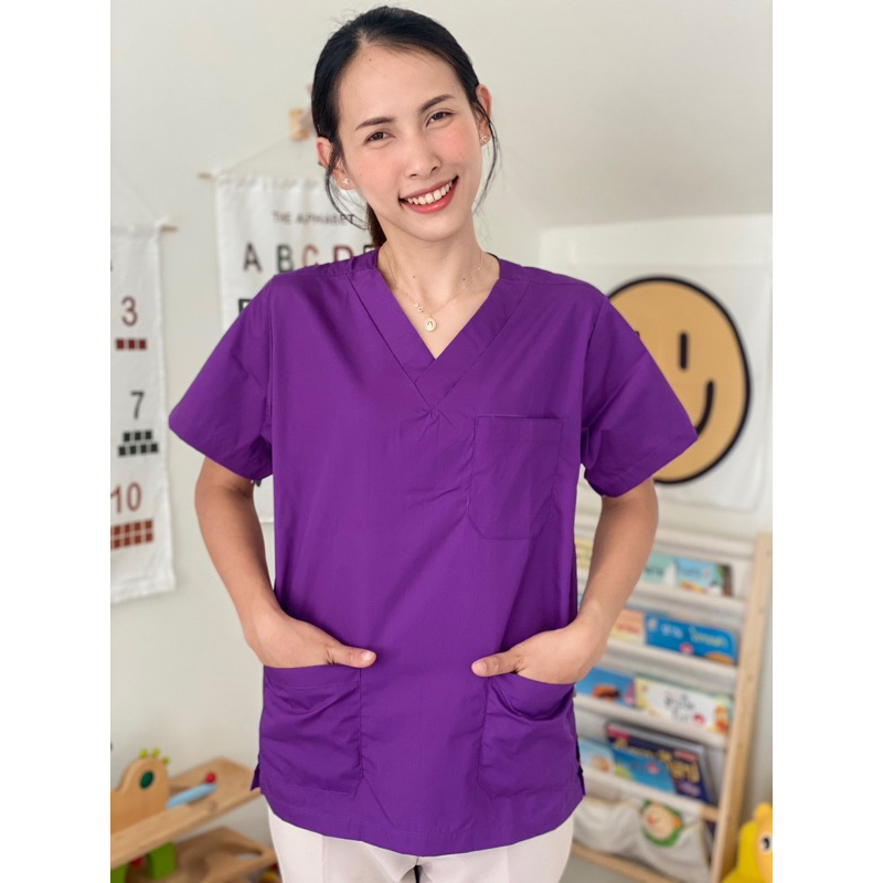 Twin scrub: เสื้อสครับแพทย์สีม่วง สินค้าพร้อมส่งค่ะ (มีบริการรับปักชื่อ)