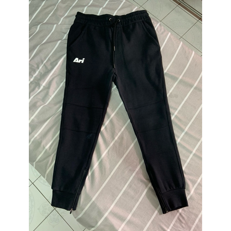 Ari แท้ มือสอง สวยงาม