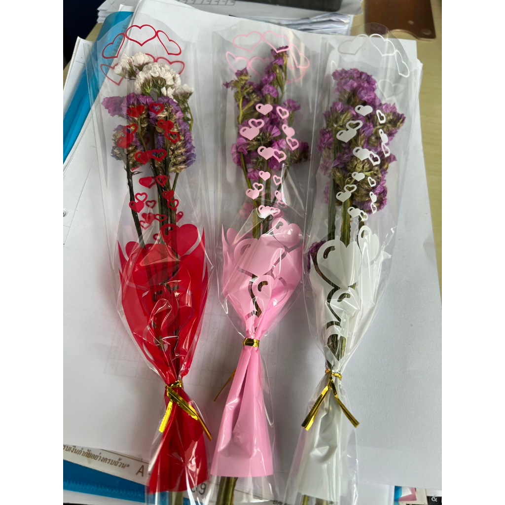 ดอกสเตติส (ช่อดอกสเติสดอกไม้จริง+ซองหัวใจ+ผูกริบบิ้นลวดสีทอง) สวยมากๆๆ ปัจฉิม รับปริญญา ดอกไม้วาเลนไทน์