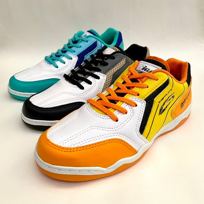 รองเท้าฟุตซอลยี่ห้อ Giga รุ่น FG424