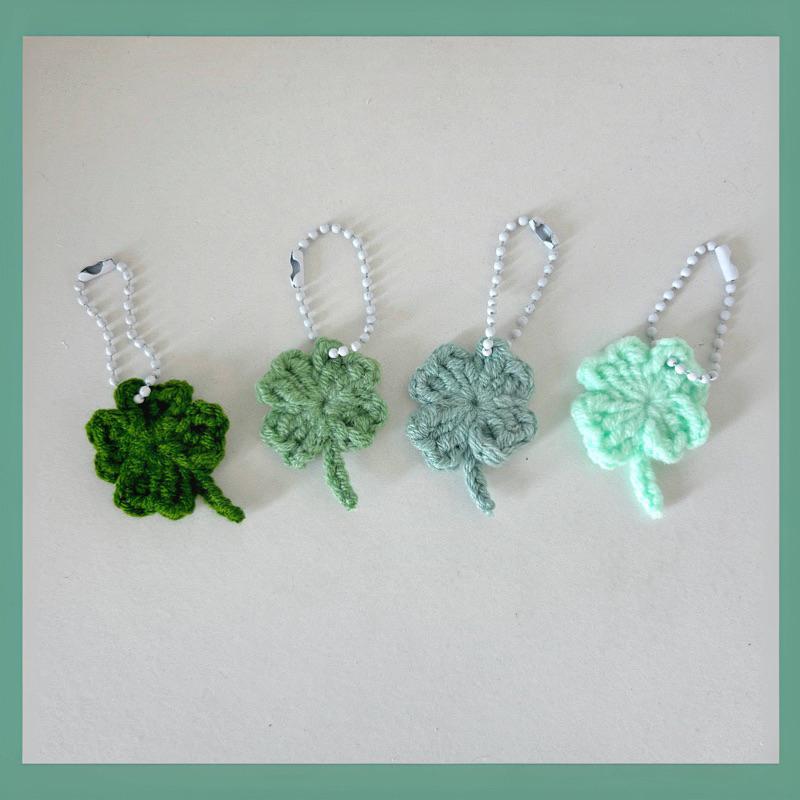 (พร้อมส่ง! ) พวงกุญแจไหมพรมใบโคลเวอร์ Clover leaf ( สั่ง2ชิ้นขึ้นไป)