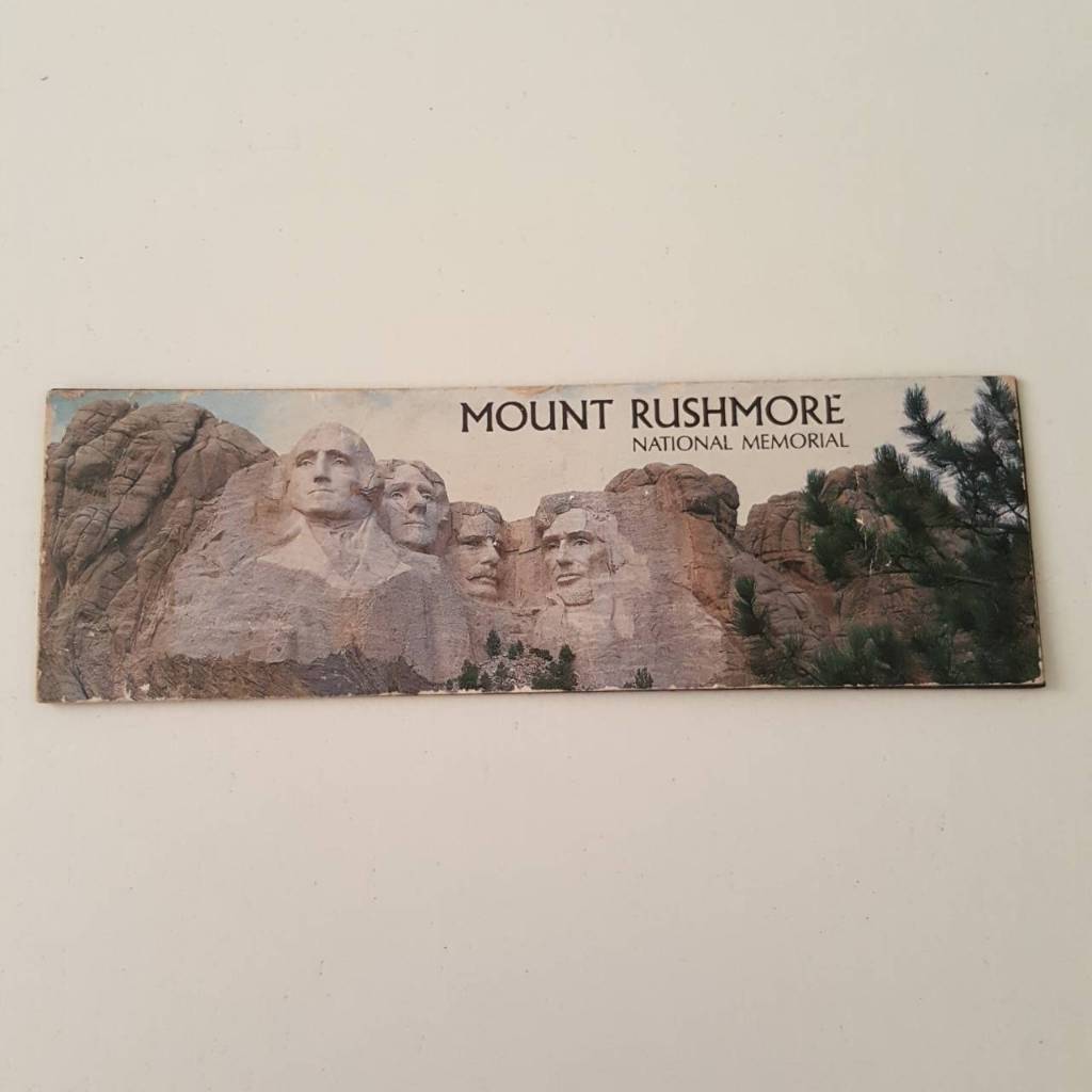 แม่เหล็กติดตู้เย็น Mount Rushmore National Memorial Fridge Magnet ของสะสม ของแท้  - ของมือสอง