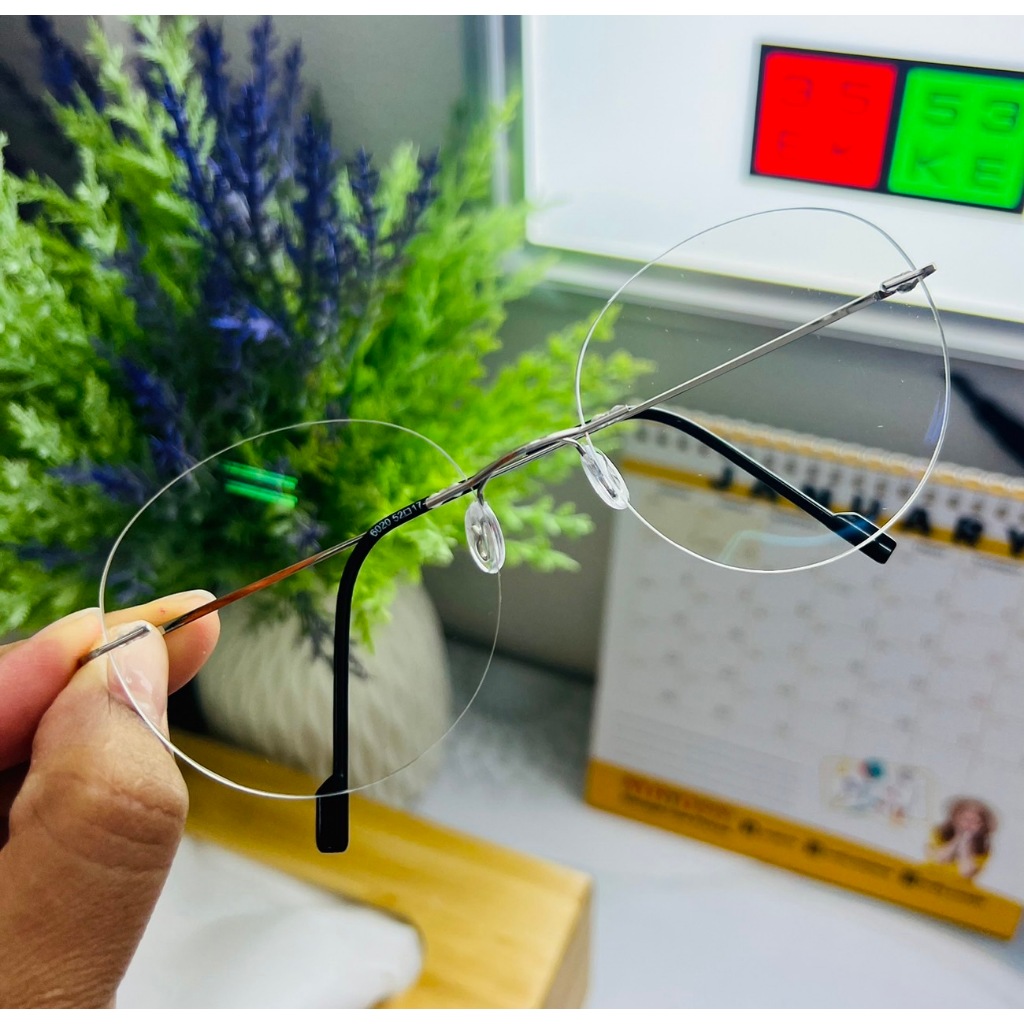 แว่นไร้ขอบประกอบตามค่าสายตาของลูกค้าได้