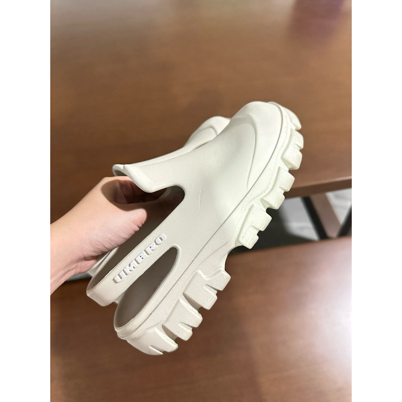 รองเท้า Umbro Topi พร้อมส่ง ไซส์ EU 36.5/US 5/UK 4