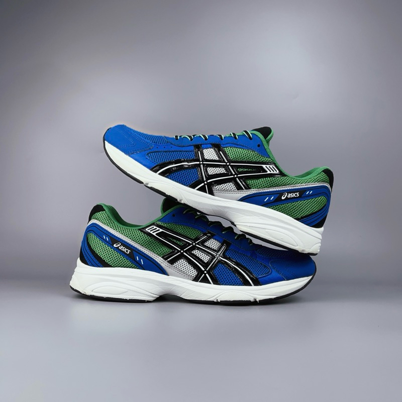 รองเท้ามือสอง Asics Maverick 2 ของแท้𝟭𝟬𝟬%  ▫️𝗦𝗶𝘇𝗲 : 43.5𝗲𝘂 |  27.5𝗰𝗺