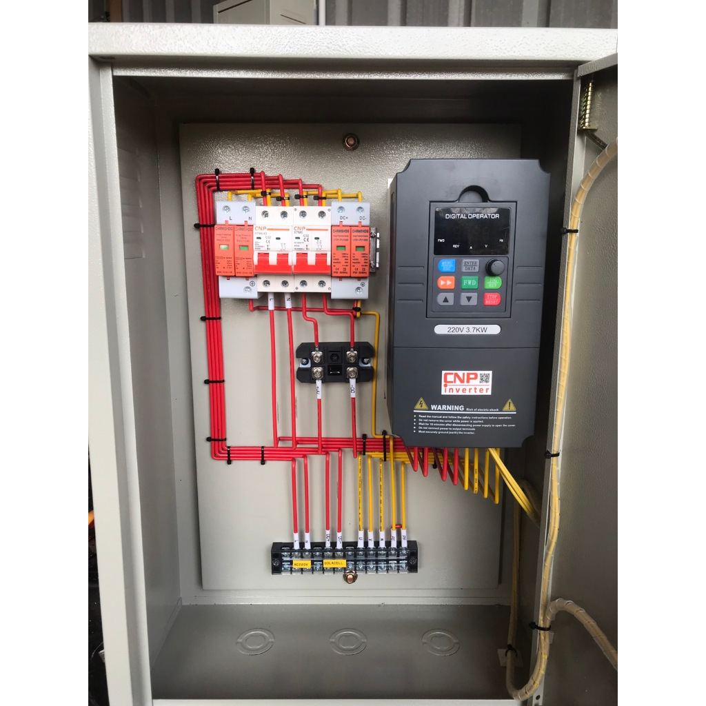 โซล่าปั๊มอินเวอร์เตอร์ 3.7KW 5HP ระบบผสมไฟ รับInput Dcจากแผงโซล่าเซลล์200-450Vและไฟบ้าน 220V ได้ทั้ง2ระบบ Output 220/380