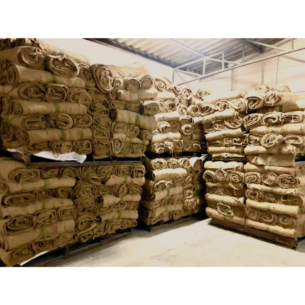 กระสอบป่าน (มือสอง) ใบใหญ่ ราคาถูก ความจุ100 kg ราคาใบละ 58 บาท