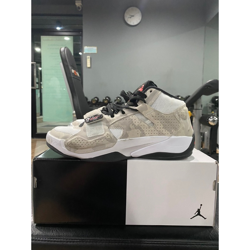 รองเท้าบาส Air Jordan Zion 2 สี CAMO ไซส์ 9.5us