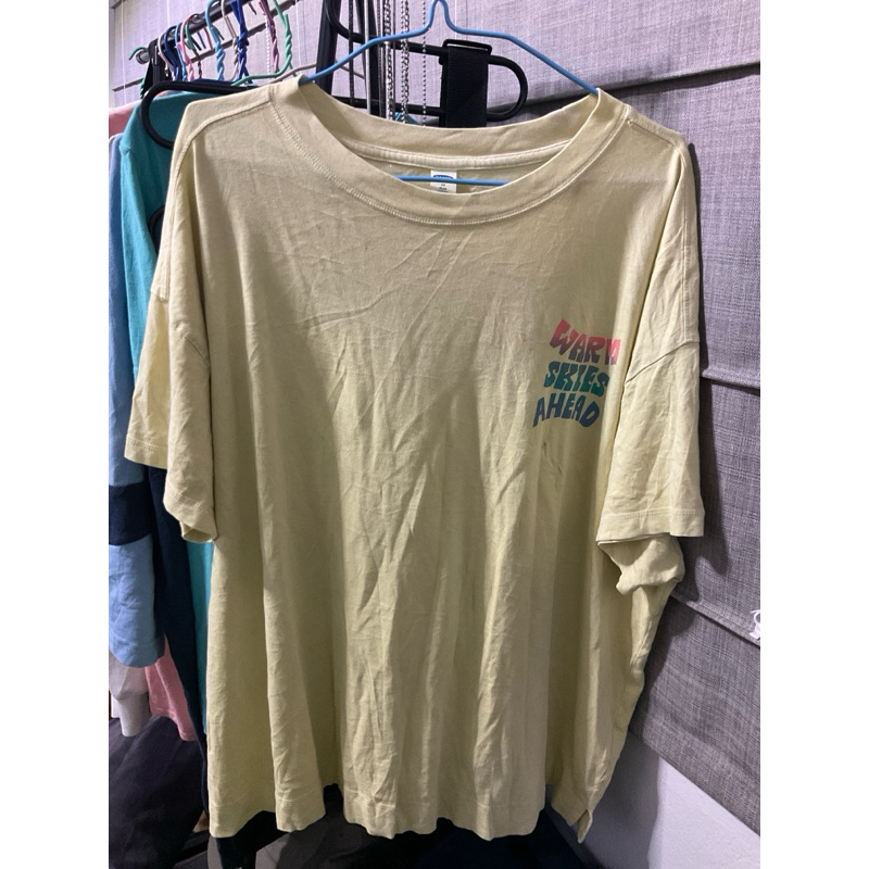 เสื้อ Women's Old Navy Tee T-Shirt Every Wear Yellow Graphic Tee  Crew Size 1 Xplus