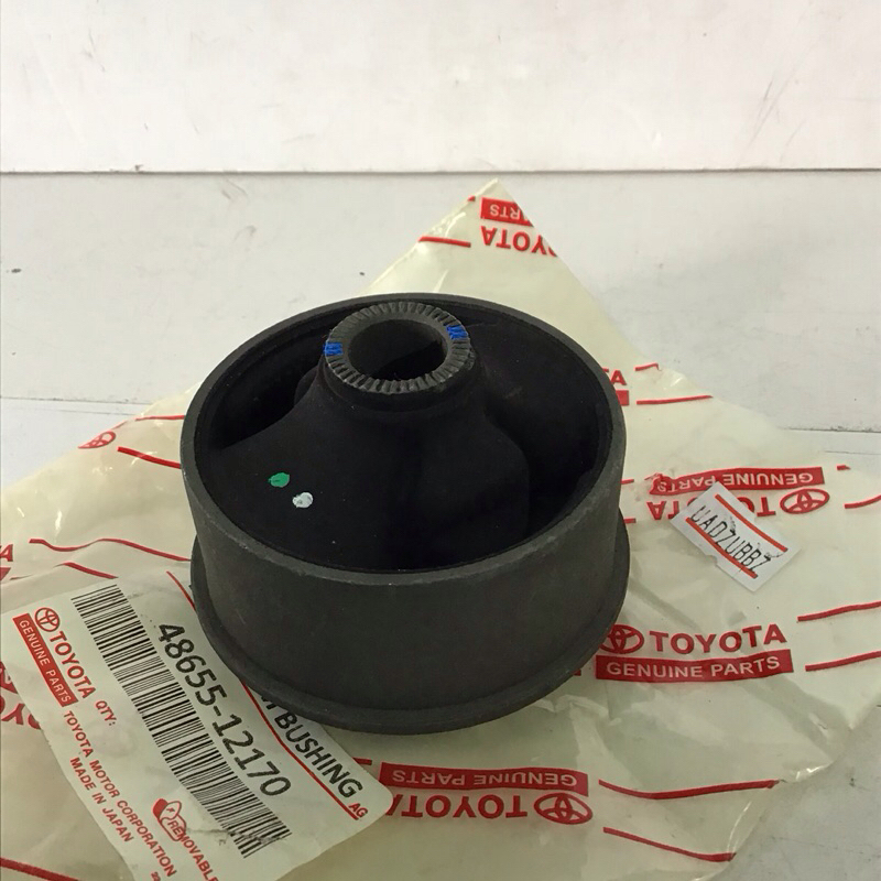 บูชปีกนกล่าง ตัวใหญ่ TOYOTA,ALTIS ปี08-10 (48655-12170) MADE NI JAPAN