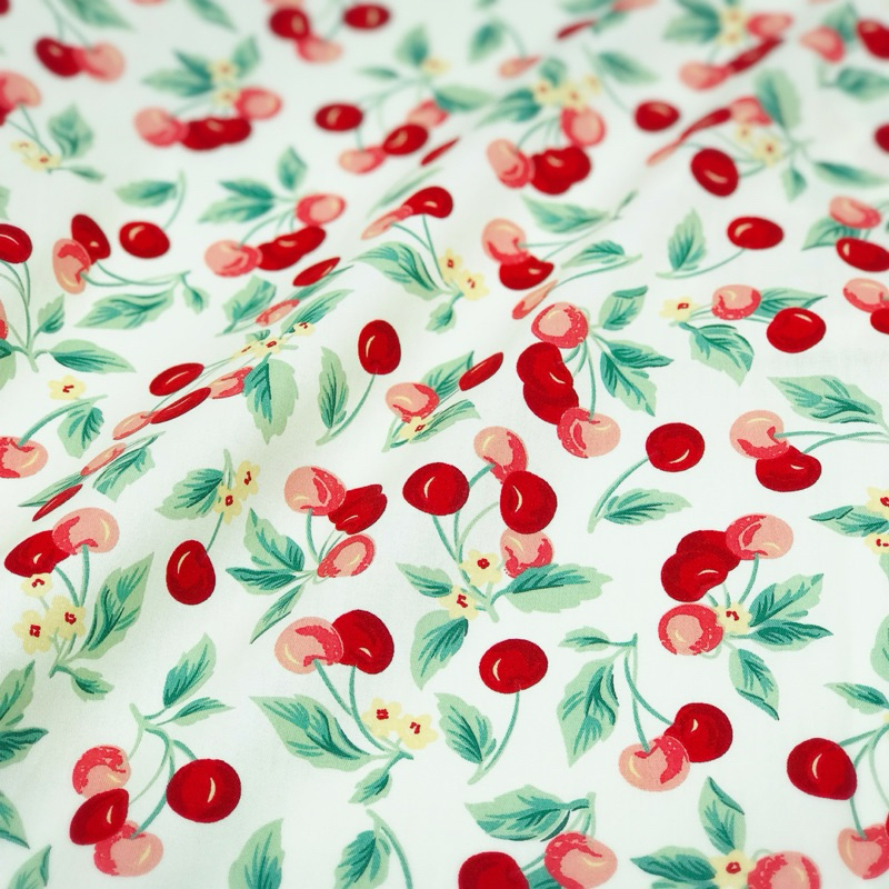 ผ้า 1 ชิ้น 1/2เมตร ผ้า cotton 100% นำเข้า หน้ากว้าง 64“(160cm.)ตัดต่อเนื่องได้ เนื้อนุ่ม ลายสวย พร้อมส่งค่ะ