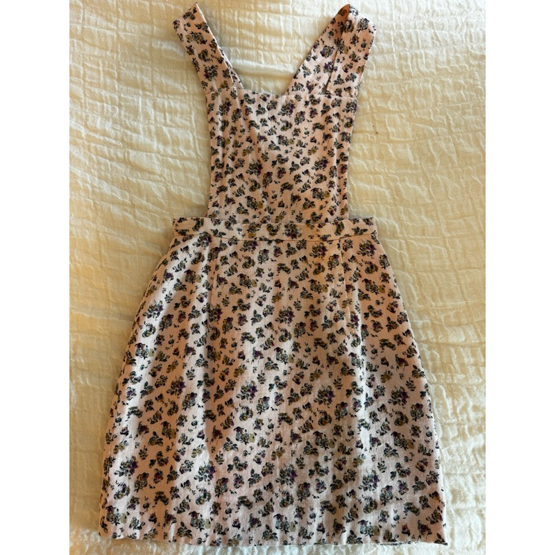 ชุดเอี๊ยม กระโปรง แบรนด์ Origano แบรนด์ siam ของแท้ ของใหม่ ป้ายห้อย size s