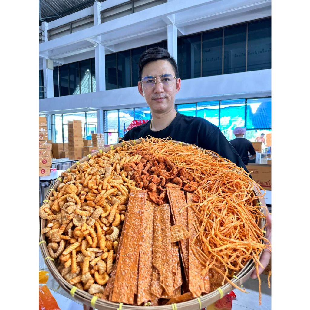 SETขนม3ตัวเด็ดแถมหนังไก่เลือกรส(กรอบหรอย)หนังไก่200กรัม+ทาโร่กรอบ200กรัม+สามกรอบ350กรัม+โร่เส้น200กรัม