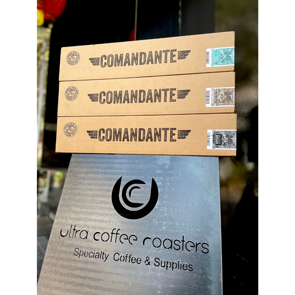 เครื่องบดกาแฟมือหมุน Comandante C40 MK4