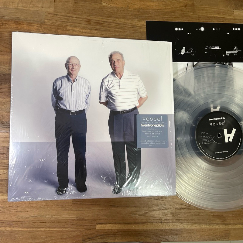 แผ่นเสียง Vinyl : Twenty One Pilots -  Vessel (1LP , Limited Edition , แผ่นใส Clear Vinyl , Barcode: