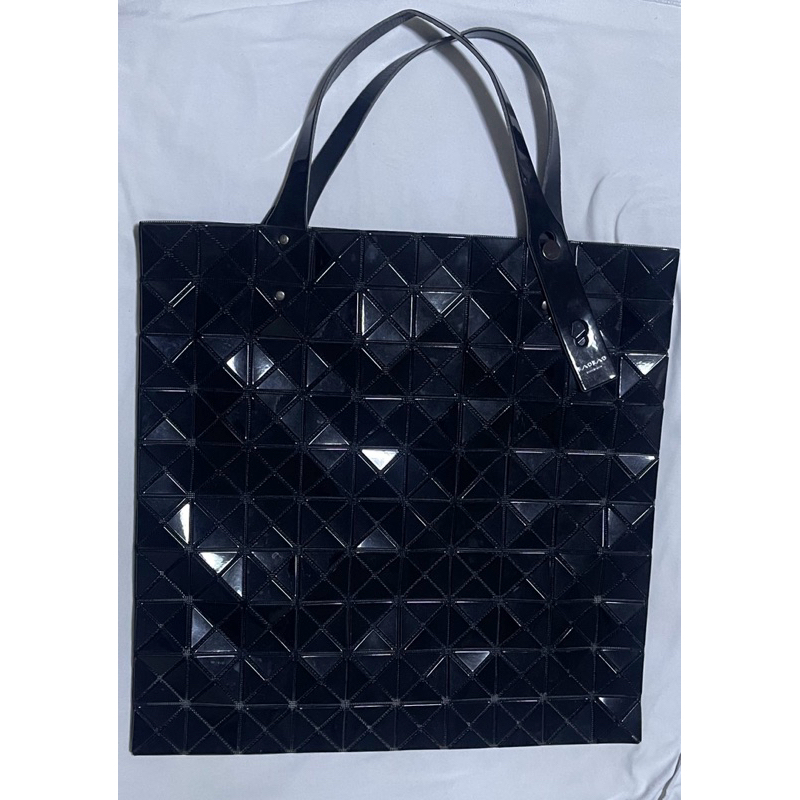 5.5 📍 กระเป๋ามือสอง USED ISSEY MIYAKE BAO BAO สีดำ 10x10 ปี2016 ซื้อจากญี่ปุ่น ของแท้100%