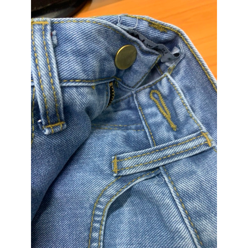 กางเกงยีนส์สีฟอก Size S (ร้าน Wanisa.studio)