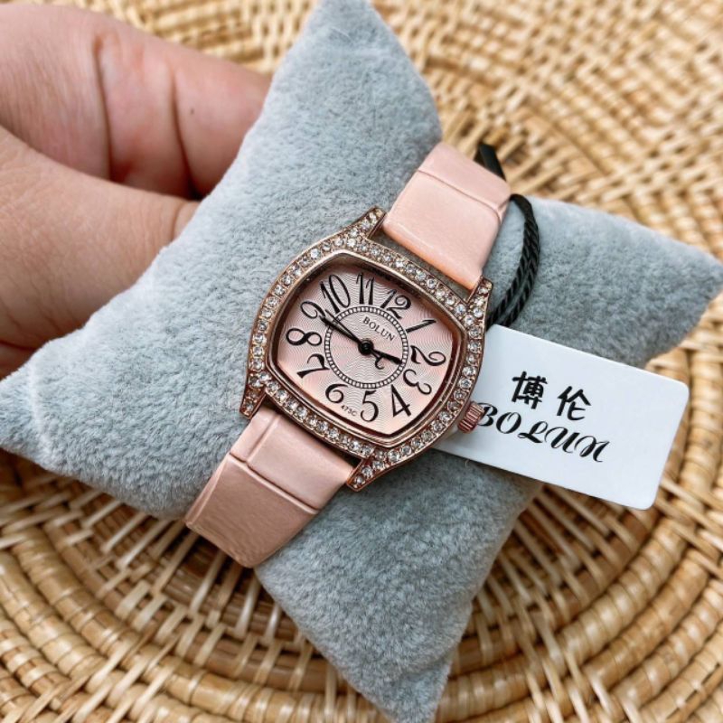 นาฬิกาแบรนด์  Bolun งานแท้ สายหนังอย่างดี นาฬิกาแฟชั่น นาฬิกาผู้หญิง