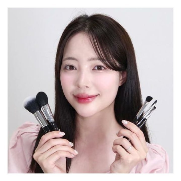 พร้อมส่ง Studio 17 Portable Makeup Brush Set