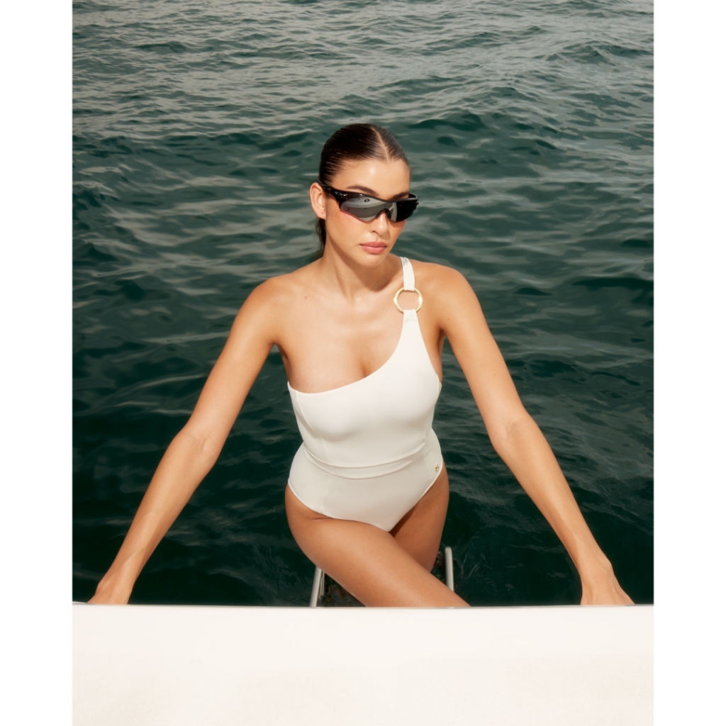 UP&UNDER: One Shoulder Shaping Swimsuit ชุดว่ายน้ำวันพีซ ไหล่เฉียง เก็บทรง (มีสี White, Black, Taupe Brown)