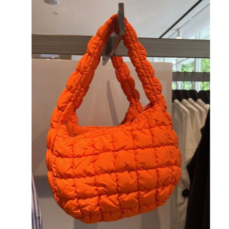 พร้อมส่ง * กระเป๋า Cos Quilted Mini Bag สี Orangeของแท้ 100%