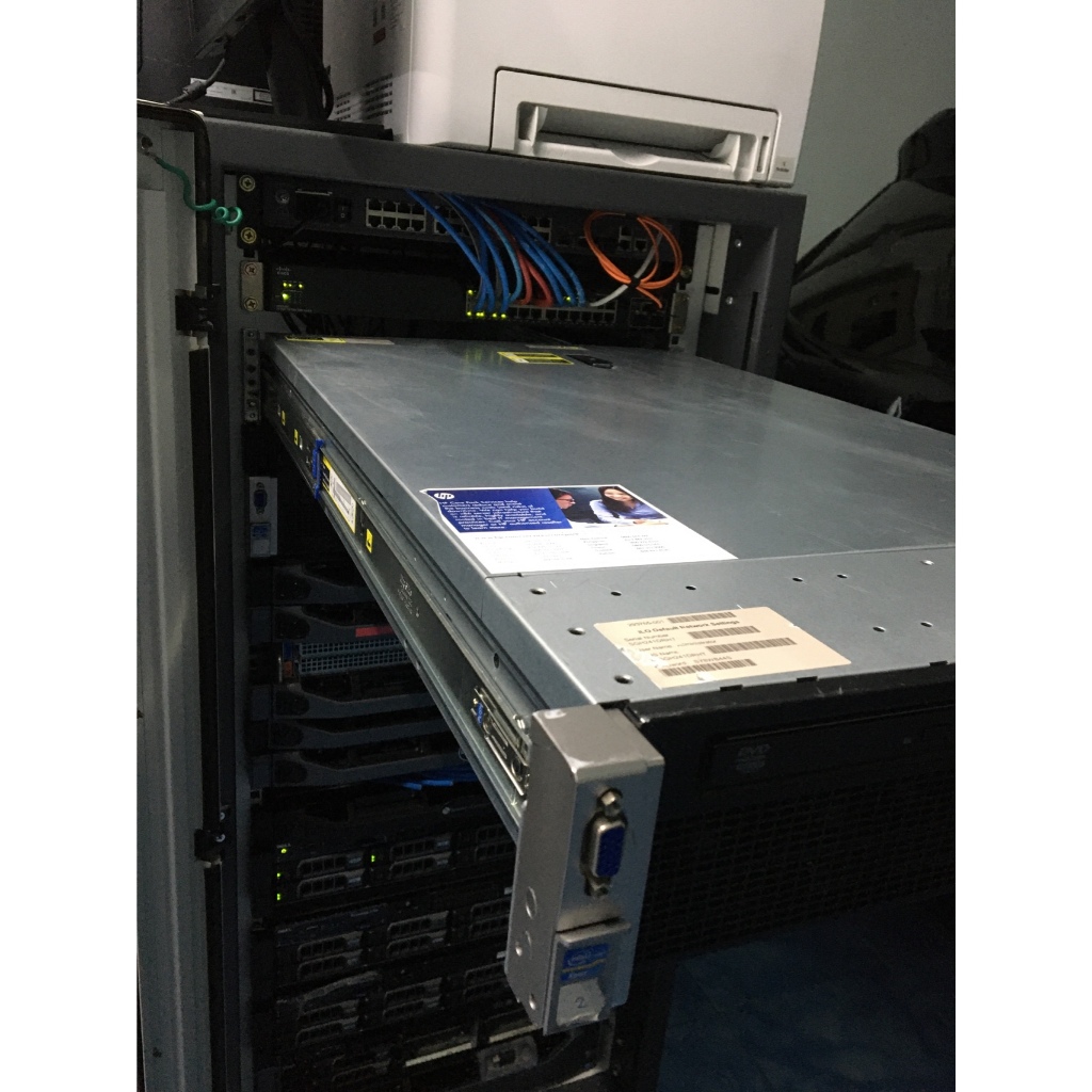 Server HPE DL380p gen8 16Core 32Threads Ram64G