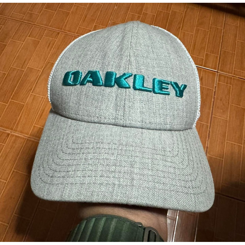 หมวก Oakley สภาพ มากกว่า 85%