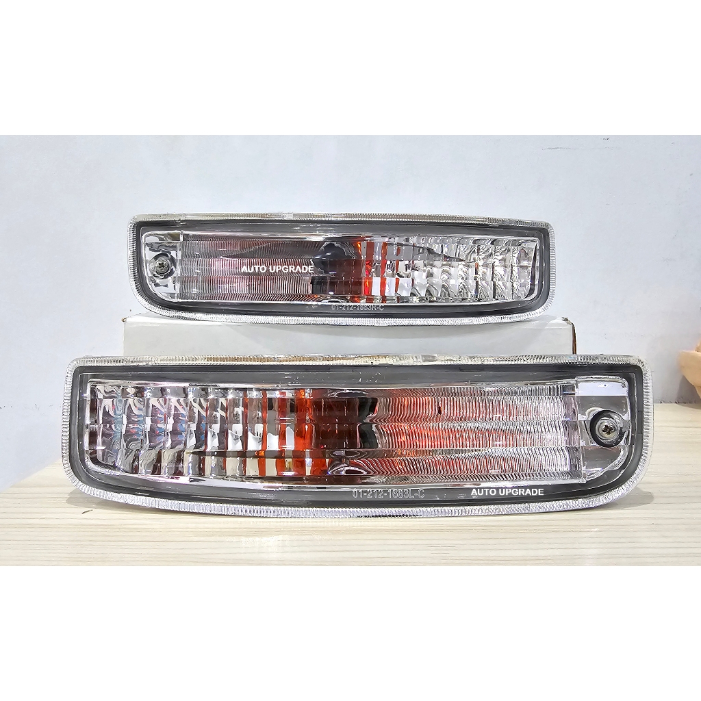 DEPO ไฟกันชน ไฟเลี้ยวกันชน ไฟในกันชน TOYOTA HIACE รถตู้ หัวจรวด YH125 ลายเพชร