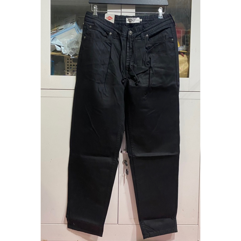 กางเกงยีนส์ผู้ชายสีดำLee cooper ของแท้100%จากShop ปกติ2,290 ลดไป 1,700+ไซด์ XS ,S ,M ,L เอวยางยืด ผ้าไม่ยืด L9131-000