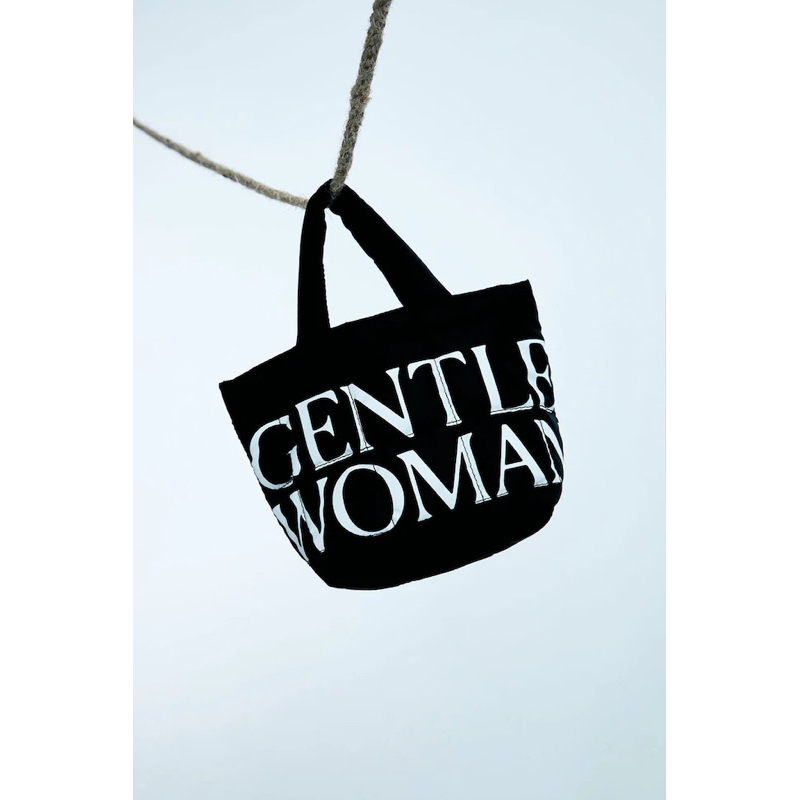 🖤🤍New+พร้อมส่ง🤍🖤กระเป๋าแบรน GW รุ่น GENTLEWOMAN SMALL PUFFER BAG : BLACK🖤สีดำ คมเข้ม เข้ากับชุดง่าย 