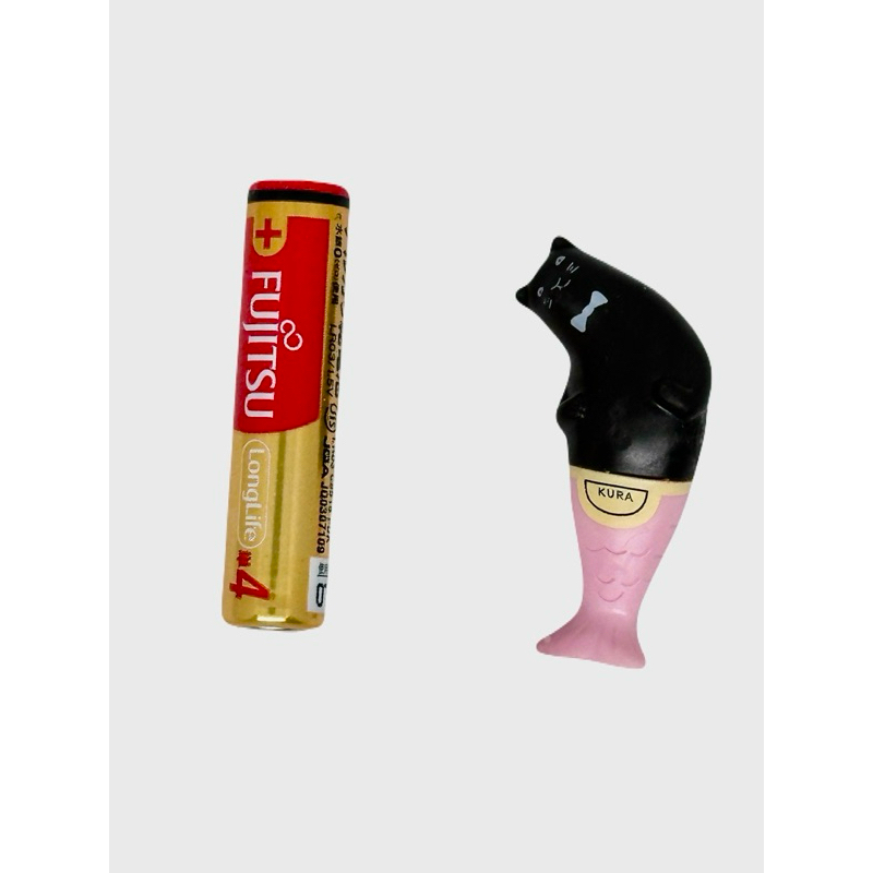 โมเดลกาชาปอง Kura Sushi Peeking Meow Maid "Sorry" Black Cat