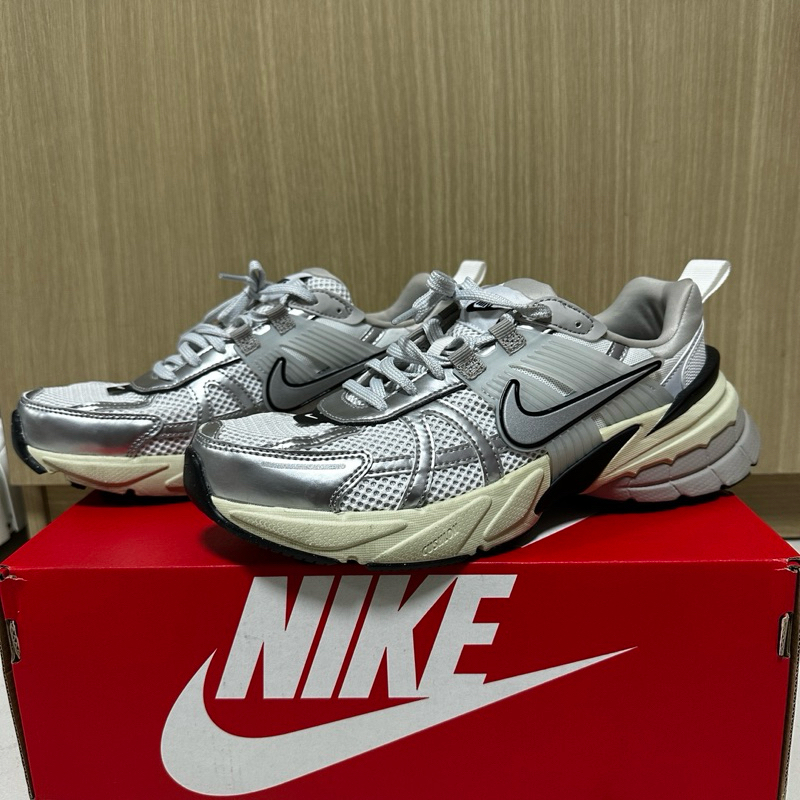 Nike V2K เบอร์ 40 (25.5cm)