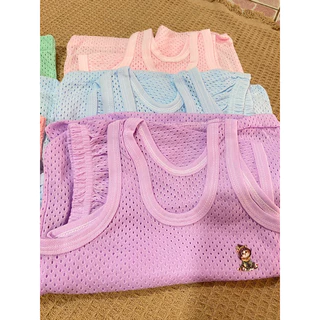 เสื้อกล้ามเด็กเสื้อกล้ามรู คละสี ฟรีไซส์ เหมาะสำหรับน้องอายุ 3-24 เดือน (สีจะเปลี่ยนไปตามรอบการผลิต)